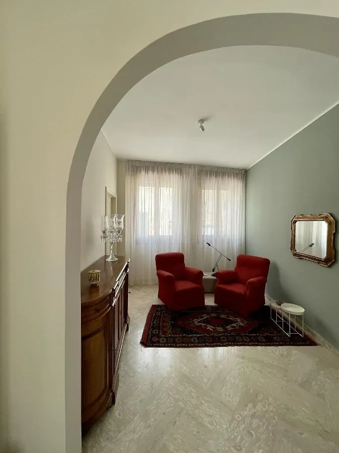Ferienwohnung 4 Balconi House-Elegante Dimora Nel Centro Storico Lecce Apartment
