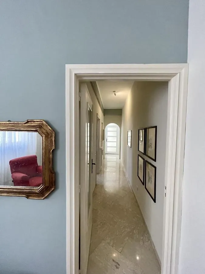 Ferienwohnung 4 Balconi House-Elegante Dimora Nel Centro Storico Lecce Apartment