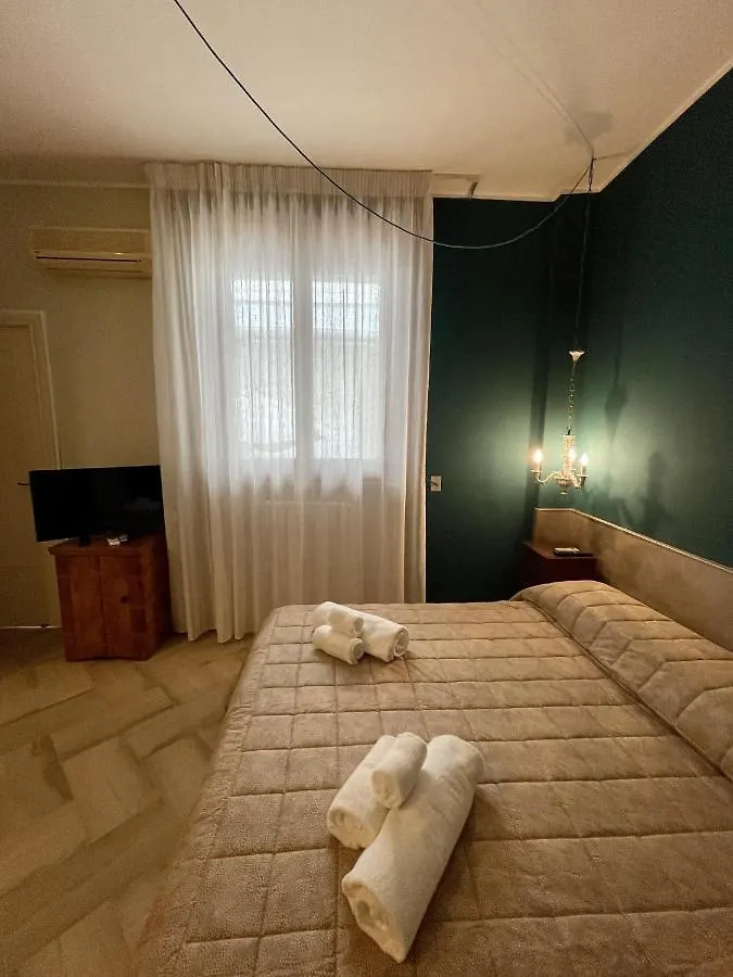 Apartment Ferienwohnung 4 Balconi House-Elegante Dimora Nel Centro Storico Lecce